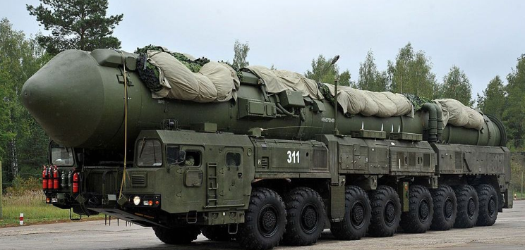 Rudal Rusia Oreshnik Bikin Dunia Tegang, Macron Bereaksi Keras