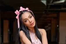 Tegaskan Cuma Fitnah, Denada Bantah Kabar Punya Tiga Anak