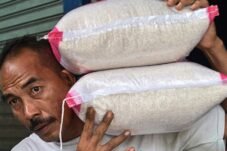 Waspada Beras Oplosan! Ini Alasan Kenapa Pasar Tradisional Jadi Pilihan Paling Aman.