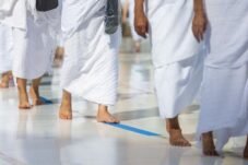 Viral di Medsos, Fenomena Haji Jalan Kaki Jadi Sorotan Publik