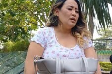 Penampilan Pinkan Mambo Ngamen di Pinggir Jalan Sambil Live di Sosmed