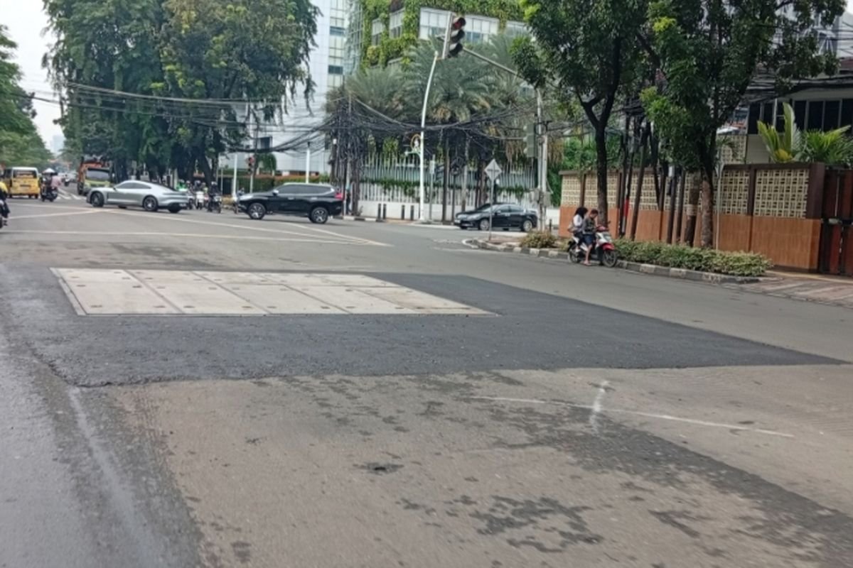 Sempat Viral Karena Rusak Parah, Benarkah Jalan Abdul Muis Sudah Mulus Kembali?