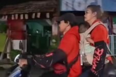 Viral! Bukan Minta Maaf, Orang Tua di Palmerah Ini Justru Marah Saat Diingatkan Soal Asap Rokok dan Bayinya