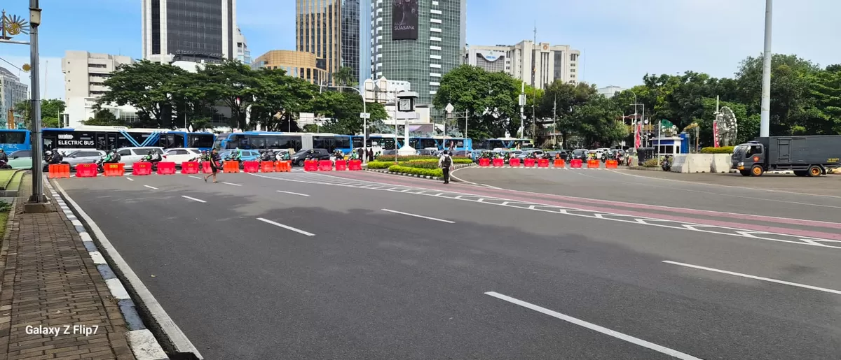 Polres Metro Jakarta Pusat Siagakan Personel Amankan Demo di Gambir Hari Ini.