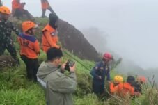 Titik Jatuh Pesawat Tujuan Makassar Teridentifikasi, Proses Evakuasi Dimulai