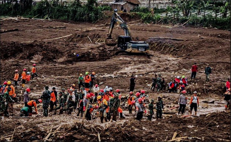 Tanggap Darurat Berakhir, Pemkab Bandung Barat Fokus Pulihkan Ekonomi Warga Pasca-Longsor Cisarua