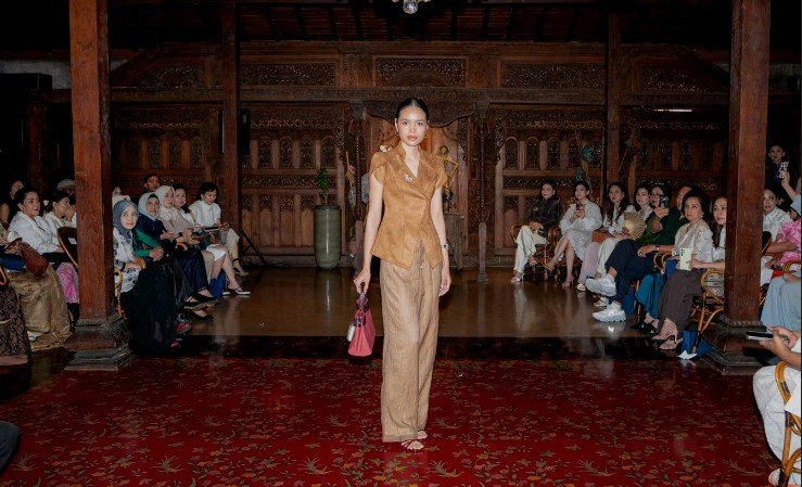 Anggrek: Koleksi Raya SISSAE x Eva Margawaty yang Terinspirasi Keanggunan dan Ketangguhan Indonesia