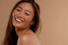 Mengenal Tan Skin: Arti, Ciri, dan Perbedaan dengan Warna Kulit Lain