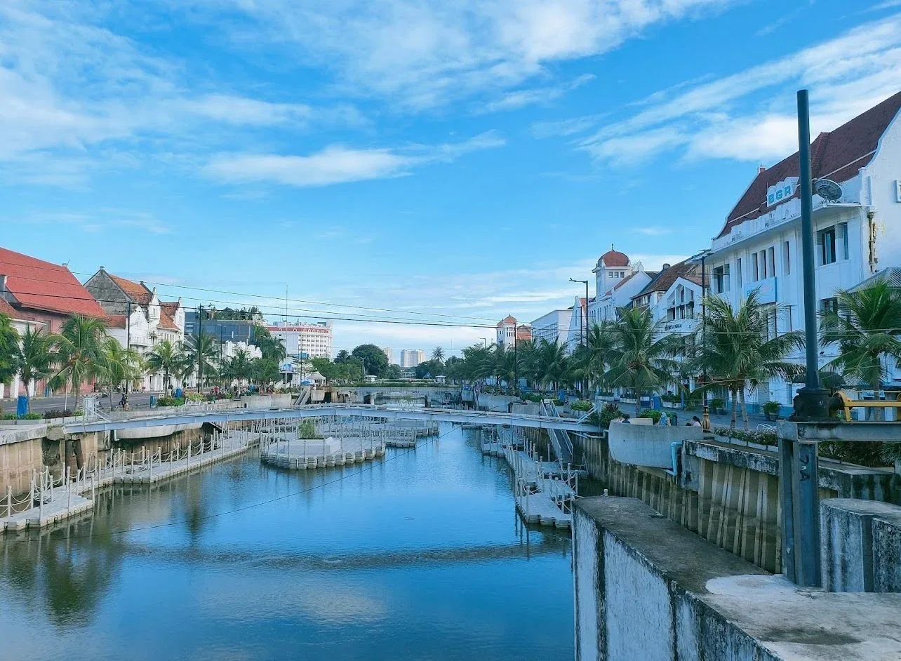 12 Rekomendasi Tempat Nongkrong & Healing di Jakbar, Gak Bikin Kantong Bolong!