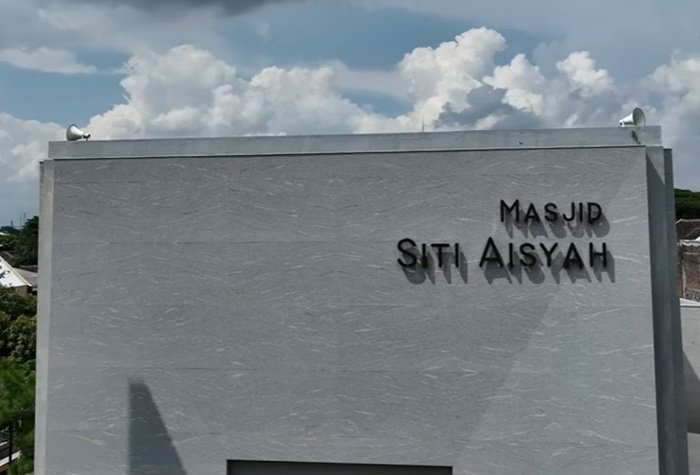 Menikmati Senja di Masjid Siti Aisyah Solo: Ngabuburit Syahdu Tak Perlu Mahal