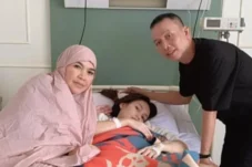 Ayu Ting Ting Masuk RS dan Banjir Doa: Cepat Sembuh Tulang Punggung Keluarga