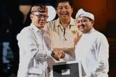 Bupati Sumedang Dony Ahmad Munir Resmi Gabung Gerindra