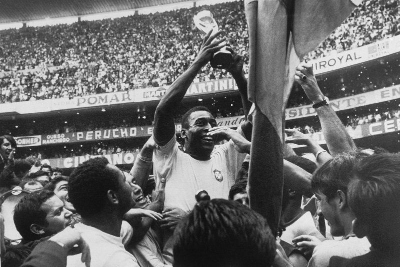 Pelé: Raja Sepak Bola dari Brasil yang Mengubah Sejarah Piala Dunia
