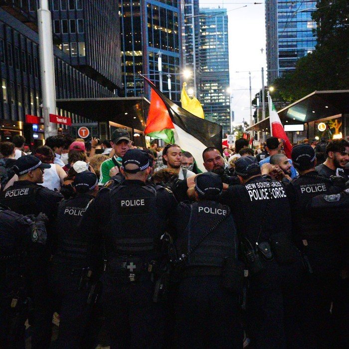 Komunitas Muslim Australia Marah Atas Tindakan Polisi di Insiden Salat Berjemaah di Sydney