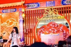 Rayakan Imlek 2026, Warga Bekasi Dihibur Penampilan Spesial Idgitaf