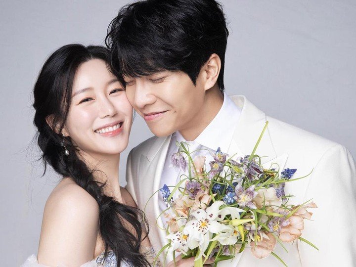 Kabar Bahagia! Lee Seung Gi Umumkan Lee Da In Sedang Hamil Anak Kedua.