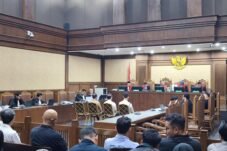 Kecerdasan Buatan Mulai Menggeser Pekerjaan Manusia di Berbagai Sektor