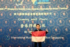 Parama Hansa, Bocah 7 Tahun dari Bojonegoro Raih Trofi di Kompetisi Piano Dunia