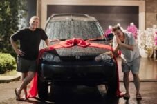 Momen Gading Marten Beri Kejutan Mobil untuk Raffi Ahmad.