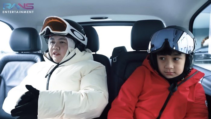 Tegas! Begini Cara Raffi Ahmad Ajarkan Rafathar Arti Kedisiplinan.