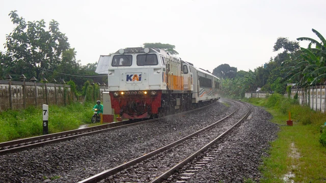 Tragedi Swafoto Maut: 3 Remaja Tewas Tertabrak Kereta di Batang